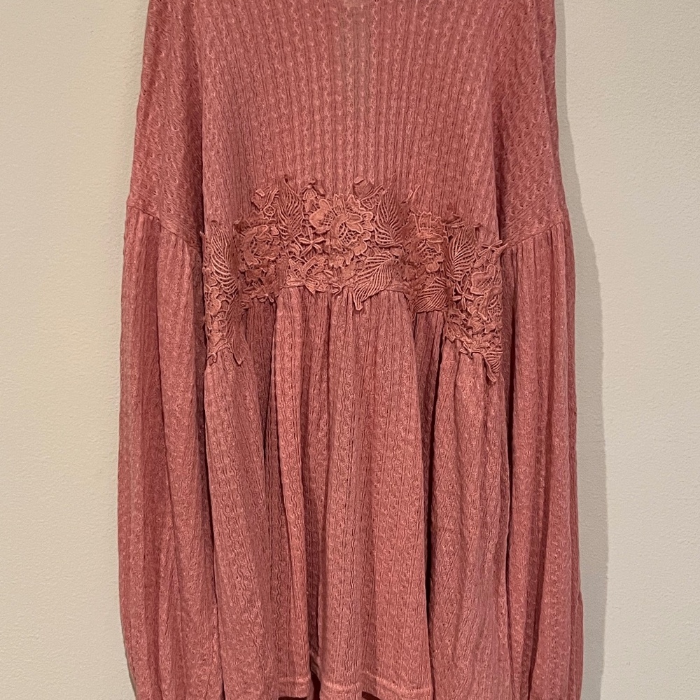 Suzanne Betro Pink Women’s Small Blouse With Floral Pattern